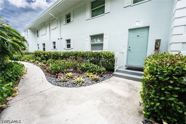 Foto del edificio - 360 10th Ave S