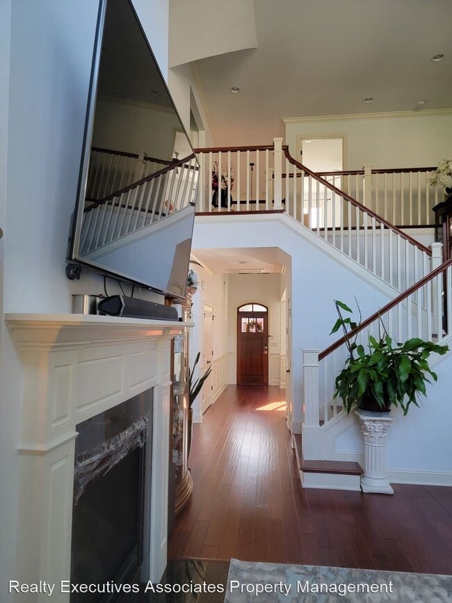 Building Photo - 4 br, 2.5 bath House - 11321 Fords Cove Ln