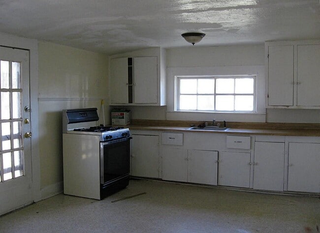 Building Photo - 15067 Dewberry Ln