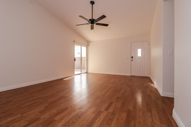 Foto del edificio - 2449 North 125th Ln