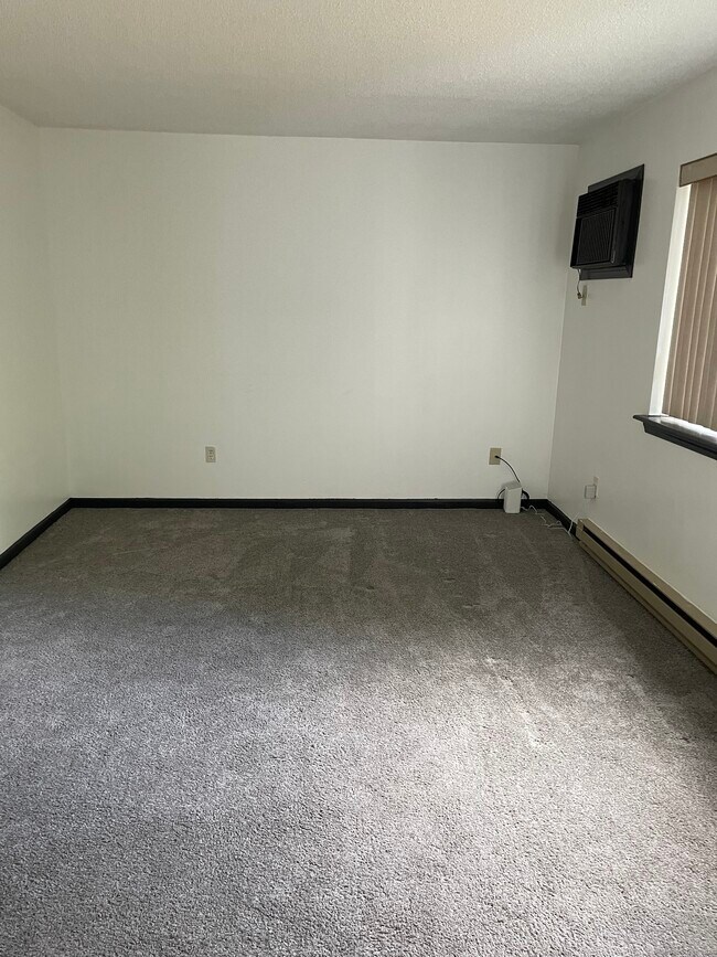Building Photo - 81 Chipman St