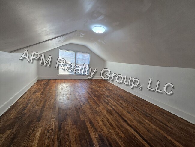 Foto del edificio - 4 Bedroom All Brick House