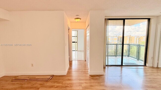 Foto del edificio - 11800 SW 18th St