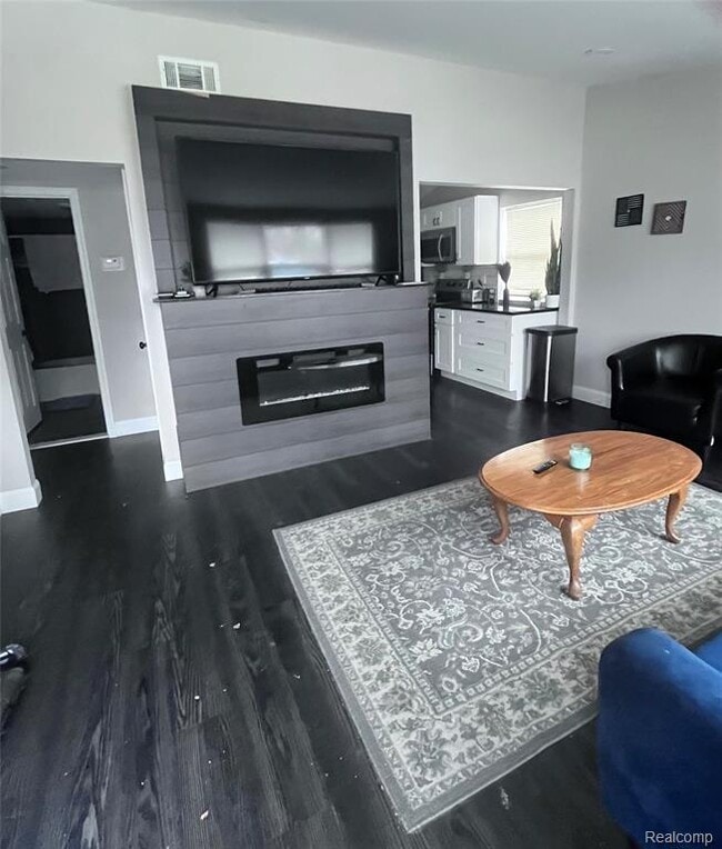 Foto del edificio - 3066 Greenlawn Ave