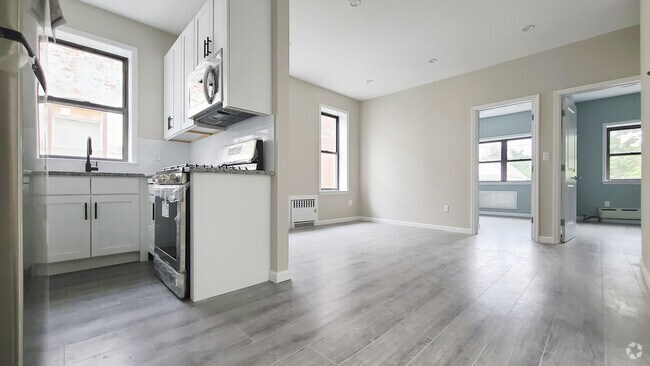 Building Photo - 1484 E 8th St