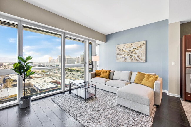 Building Photo - 4471 Dean Martin Dr