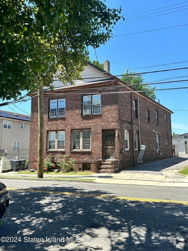 Building Photo - 222 Union Ave