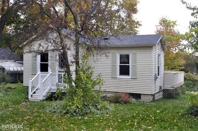 Building Photo - 3535 Barnard Ave