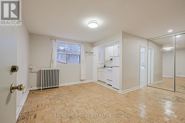 Building Photo - 33 Maitland St