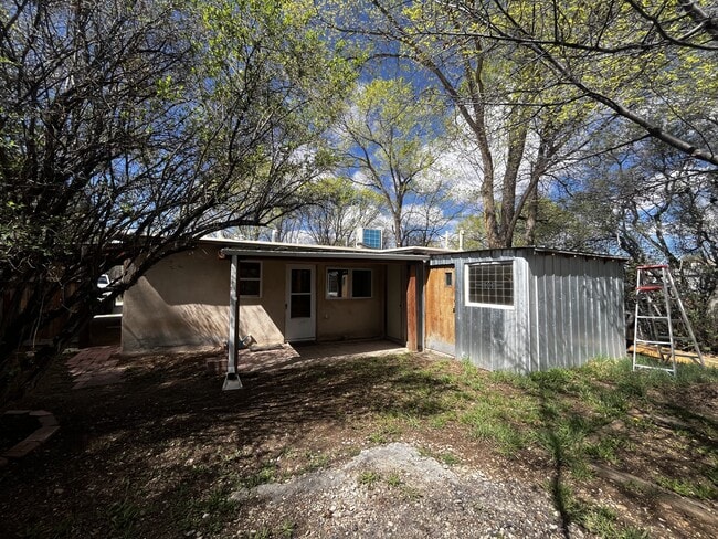 Building Photo - 409 Maria Ln