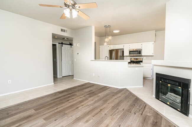 Living Room - 1050 E Cactus Ave