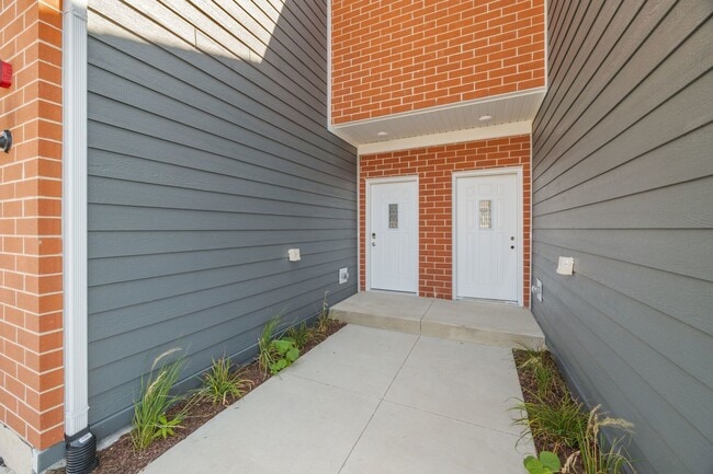 Building Photo - 1216 Gillespie Ln