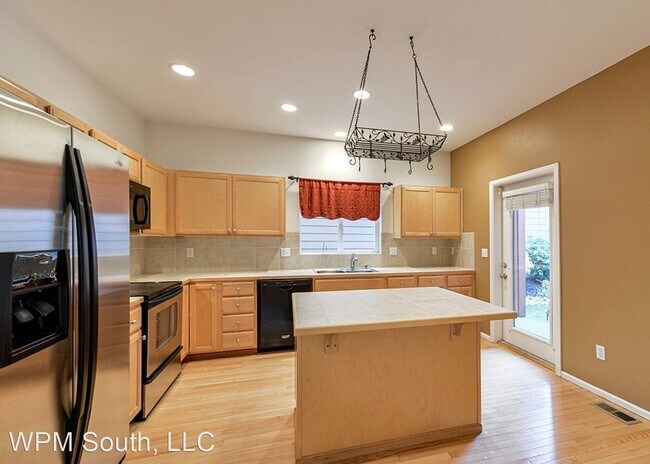 Building Photo - 3 br, 2.5 bath House - 16153 Parkside Way SE
