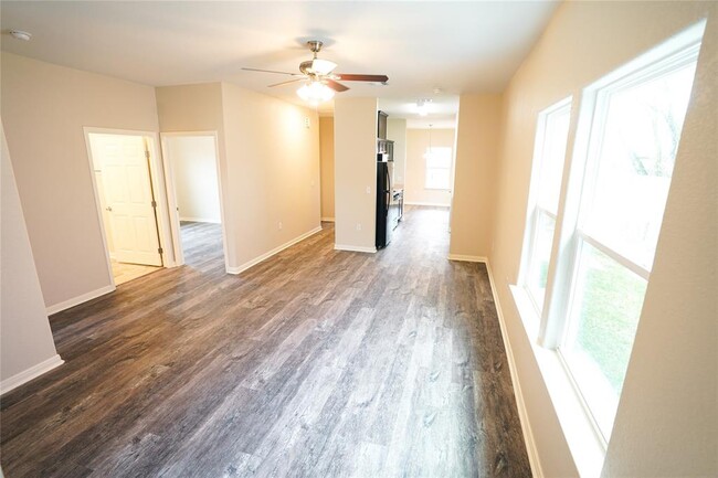 Building Photo - 6350 Perch Creek Dr