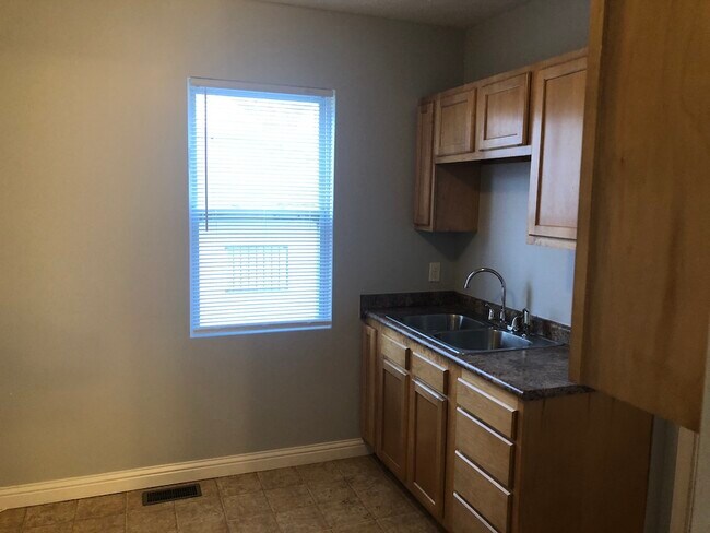 Foto del edificio - 718 Poplar St