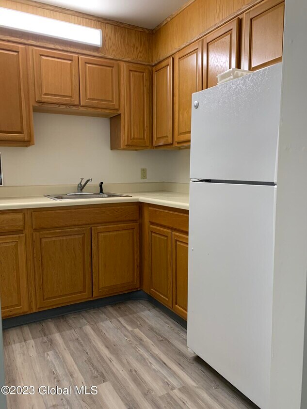 2006 Central Ave Unit 205, Colonie, NY 12205 Room for Rent in Colonie