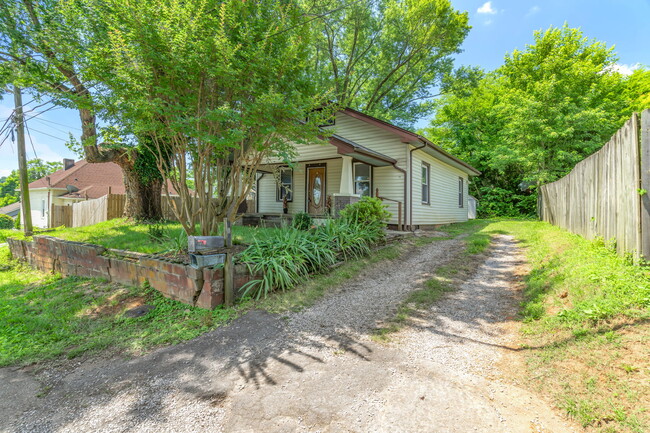Building Photo - 1811 Fleming St