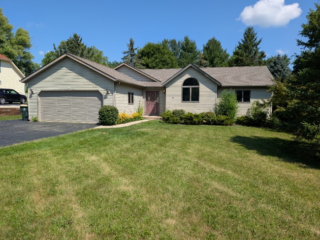 Building Photo - 1218 Point O'Woods Dr