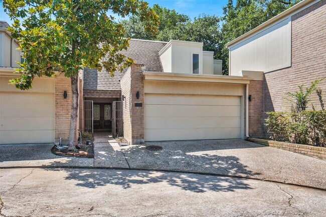 Building Photo - 15603 Memorial Dr