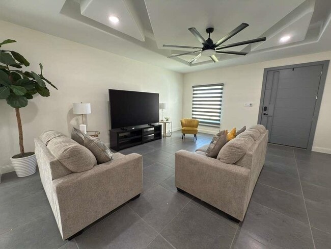 Building Photo - 713 Journey Lp