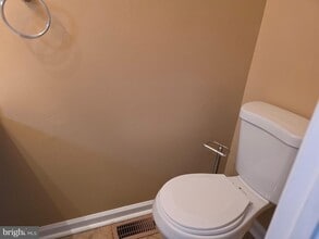 Building Photo - 14100 Oakpointe Dr