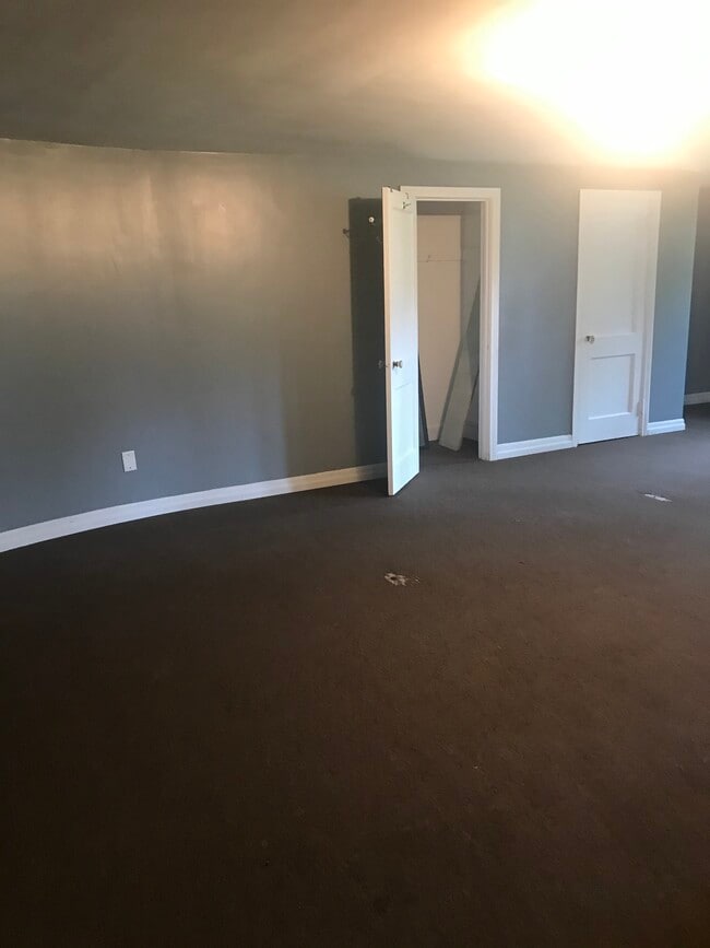 Foto del edificio - 902 Triphammer Rd