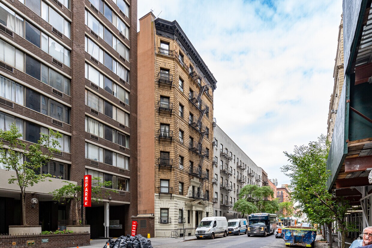 Foto principal - 342 W 56th St