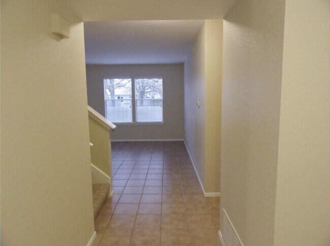 Building Photo - 12107 Tanglebriar Trail