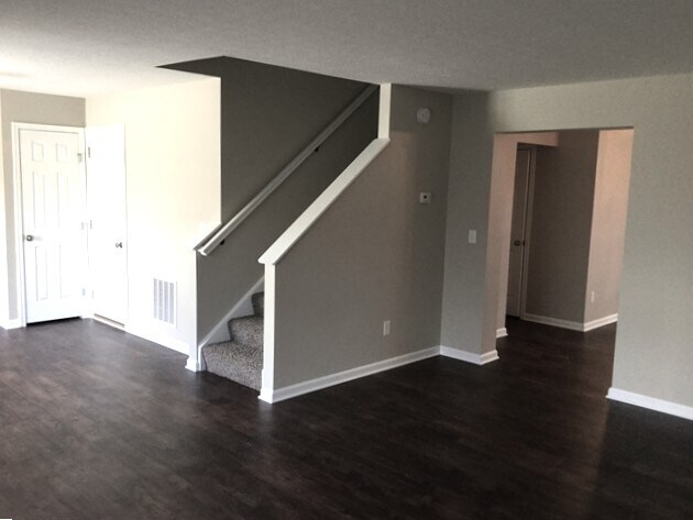 Foto del edificio - 9674 Sweetwater Ln