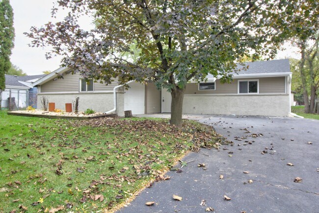 Building Photo - 153 W Briarcliff Rd