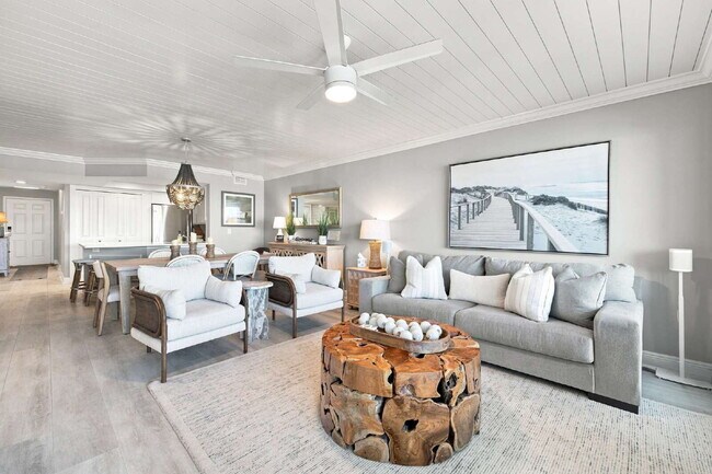 Building Photo - Chateau Vanderbilt 3 bedroom condo with water views.