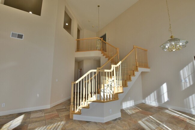 Building Photo - Beautiful and Spacious Evergreen 4 Bedroom 2.5 Bath Home with Pool!