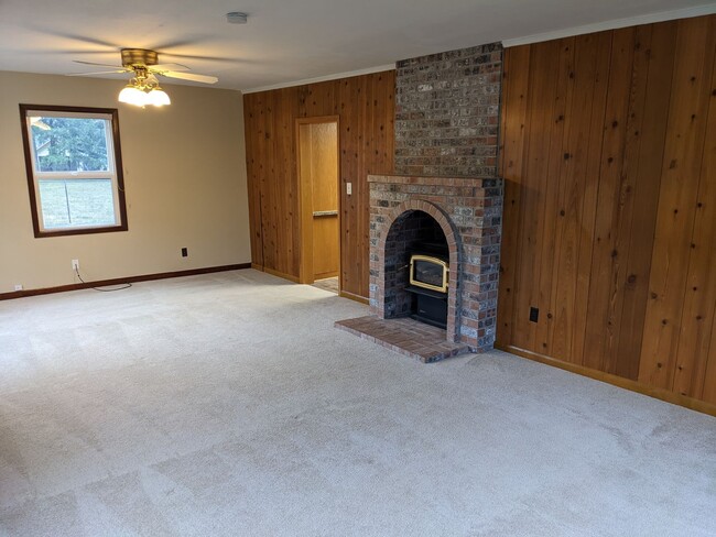 Foto del edificio - 2 bedroom Farm House with a loft