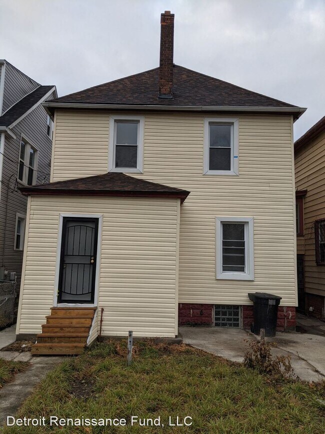 Building Photo - 4 br, 1 bath House - 582 King