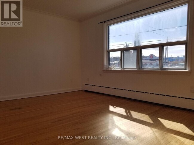 Building Photo - 2077 Kipling Ave