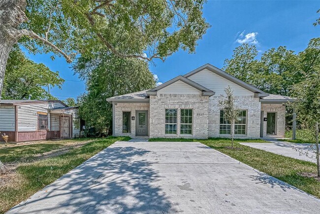Building Photo - 5117 Southwind St
