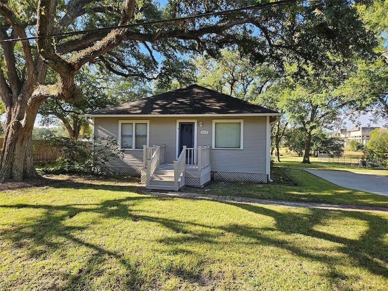 Primary Photo - 603 Landrum