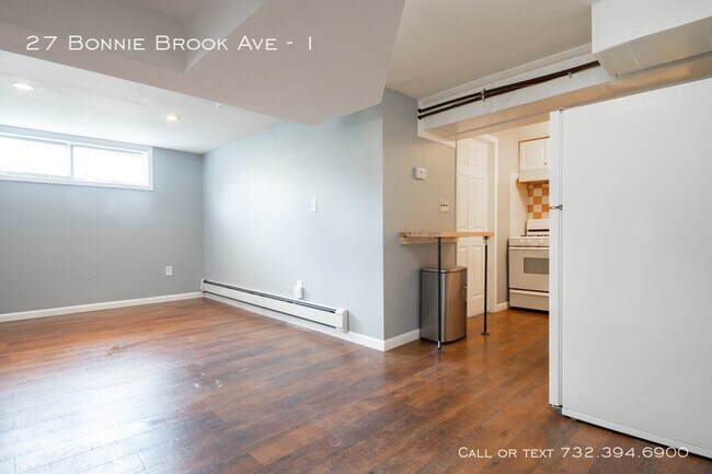 Foto del edificio - Sunny one bedroom with cozy neighborhood feel