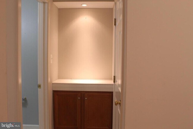 Building Photo - 12756 Heron Ridge Dr