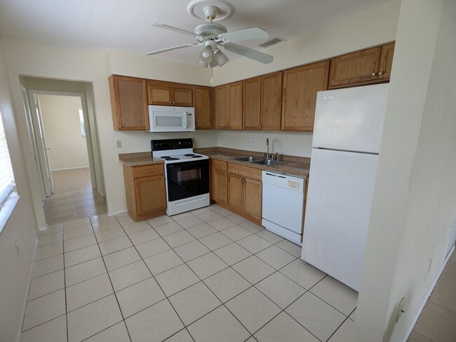 Kitchen - 2808 52nd ave dr w