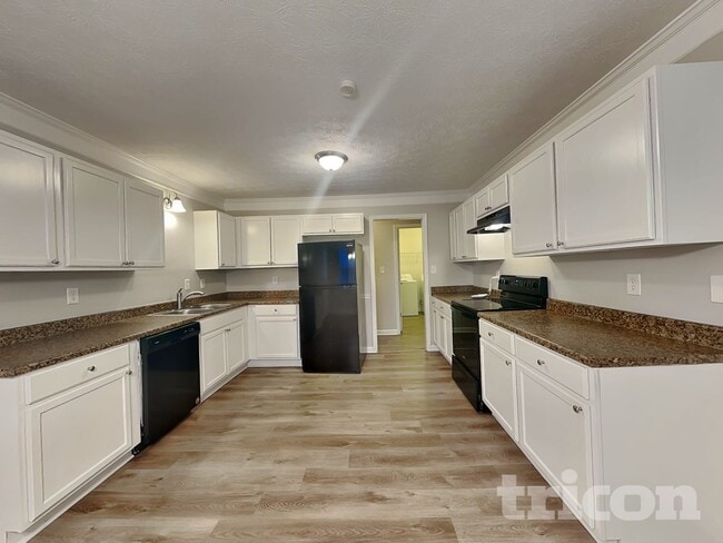 Building Photo - 100 Beaverdam Ct