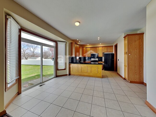 Foto del edificio - 408 Sherman Ln