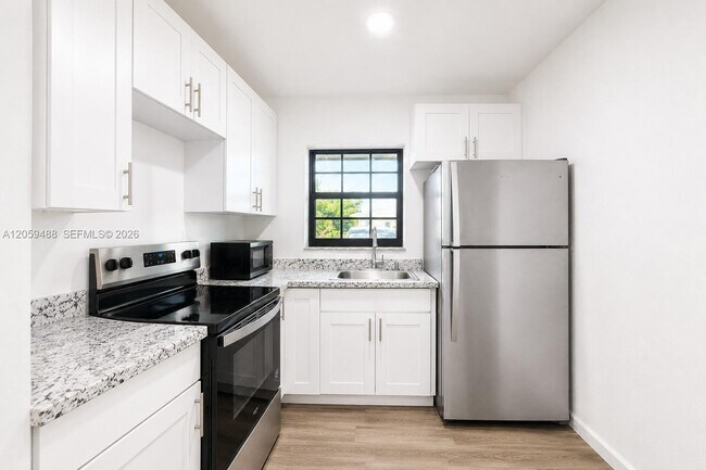 Foto del edificio - 2401 NW 52nd St