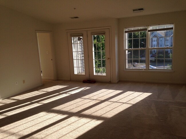 Living room - 2161 Scotts Crossing Ct