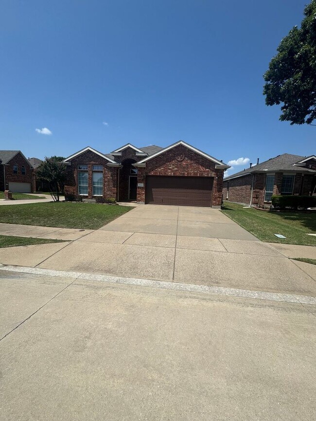 Building Photo - 9524 Navarro St