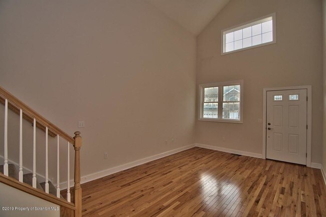 Building Photo - 51 Grandview Dr