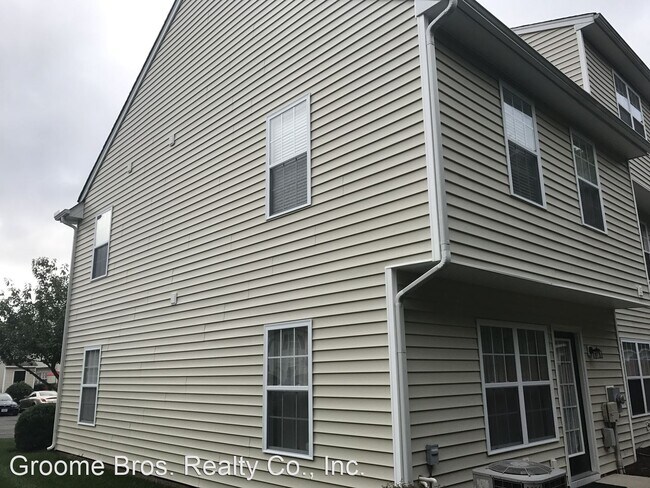 Building Photo - 3 br, 2.5 bath House - 435 Westover Pines Dr