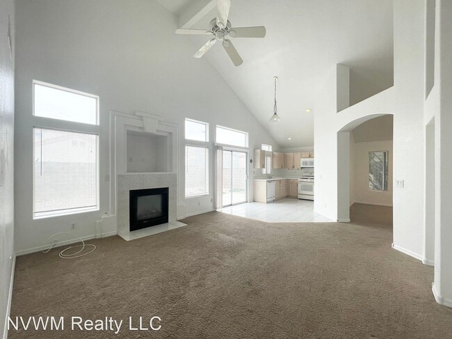 Building Photo - 3 br, 3 bath House - 7906 W Gilmore Ave