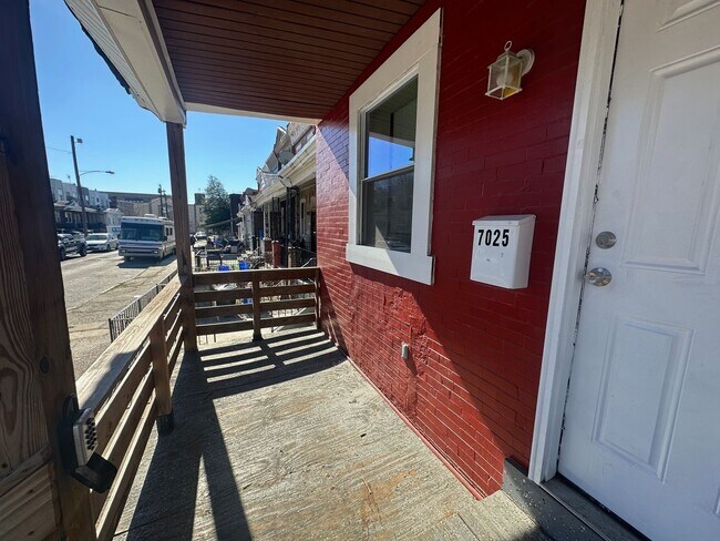 Building Photo - 3 BED 1 BATH HOME FOR RENT.