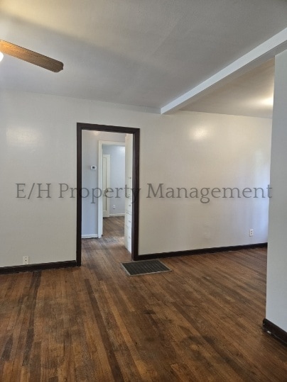 Building Photo - 129 S Mt Carmel St